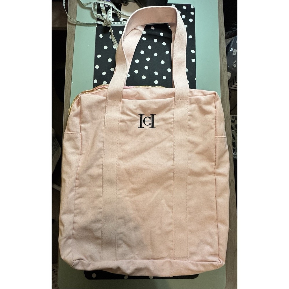 Good Girl Carolina Herrera NY Large Pink Tote Gold Zipper Closure Straps